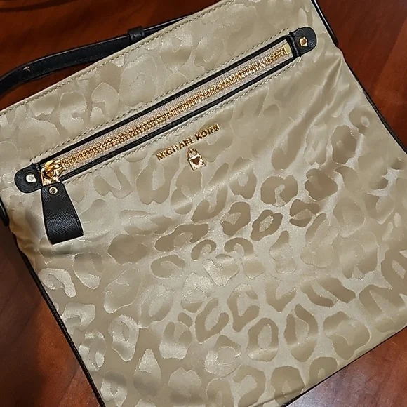 Michael Kors Handbag - Picture 5 of 5